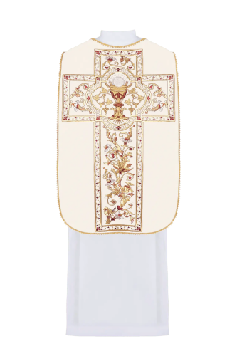 Ornat rzymski ecru haftowany z motywem eucharystycznego kielicha – pełny widok