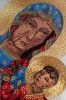 Ornat ecru z wizerunkiem Matki Bożej Częstochowskiej – detal symbolu