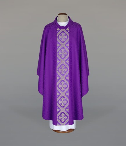Ornat fioletowy zdobiony eleganckim tkanym pasem – wariant II