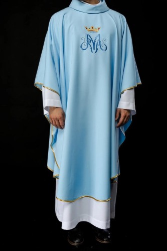 Ornat maryjny niebieski w niebieskim kolorze – pełny widok