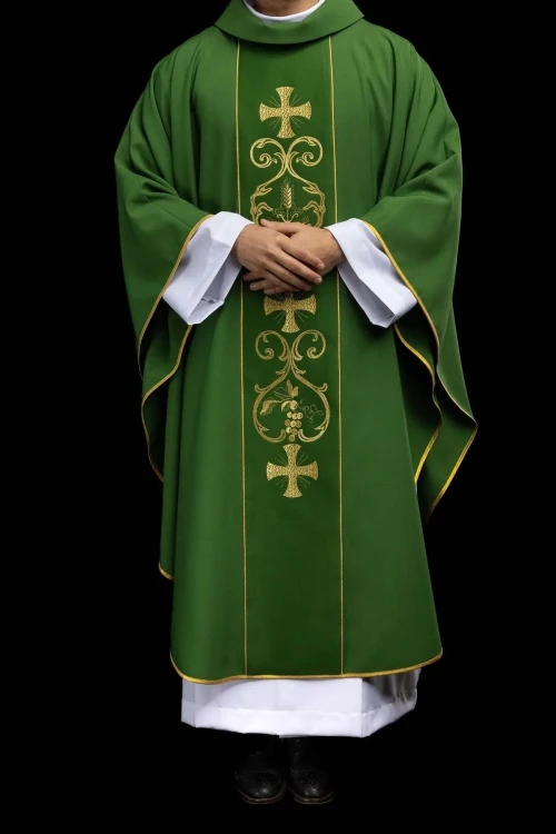 Ornat zielony z eucharystycznym pasem ozdobnym – układ na sylwetce