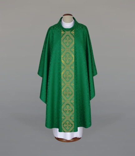 Ornat zielony zdobiony eleganckim tkanym pasem – wariant II