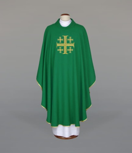Ornat zielony zdobiony haftem
