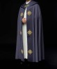 Kapa liturgiczna fioletowa z aksamitnym pasem i haftowanym krzyżem – ujęcie boczne