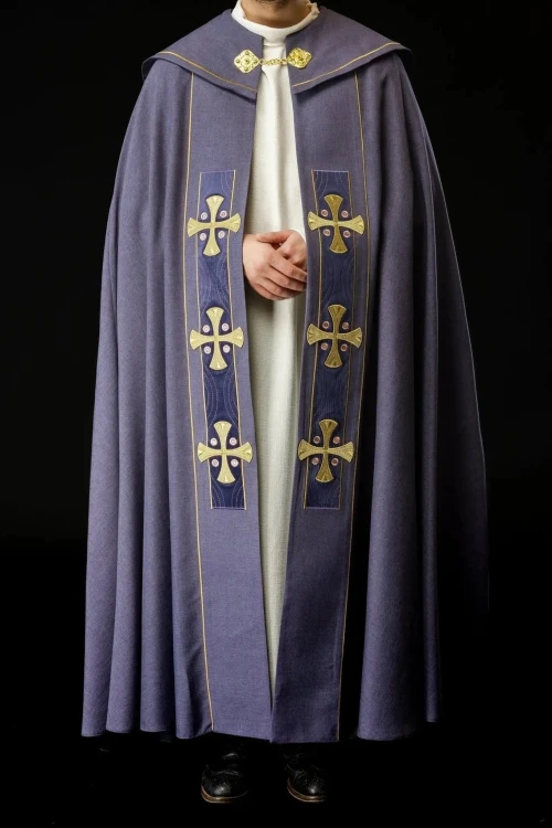 Kapa liturgiczna fioletowa z haftowanymi krzyżami - S-3068-03-70 – sposób zapięcia