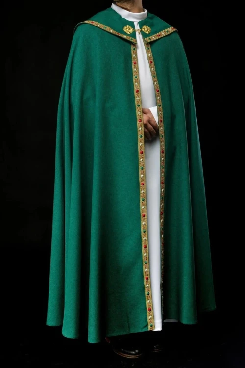 Kapa liturgiczna zielona z haftem IHS - S-3067-01-70 – widok całej szaty