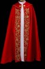 Kapa liturgiczna czerwona z haftem eucharystycznym – widok całej szaty