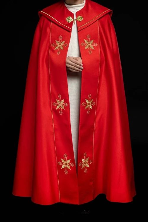 Kapa liturgiczna czerwona z haftem IHS – widok całej szaty