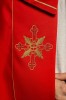 Kapa liturgiczna czerwona z haftem IHS – widok z tyłu