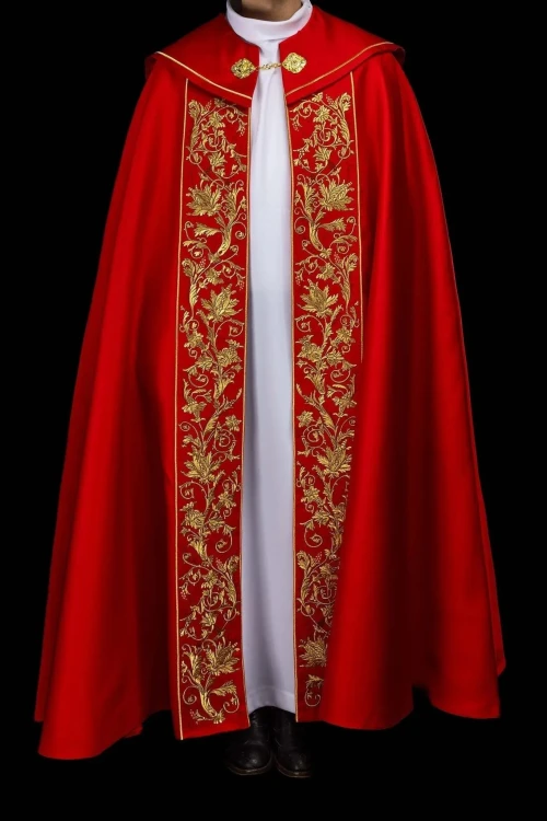 Kapa liturgiczna czerwona z haftem eucharystycznym – układ tkaniny