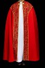 Kapa liturgiczna czerwona ze złotym ornamentem żakardowym – widok całej szaty