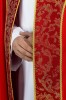 Kapa liturgiczna czerwona ze złotym ornamentem żakardowym – widok z tyłu