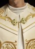 Kapa liturgiczna ecru z bogatym haftem IHS – widok z przodu