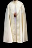 Kapa liturgiczna ecru ze złotym ornamentem żakardowym – widok całej szaty