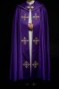 Kapa liturgiczna fioletowa z haftem złotego krzyża – widok całej szaty