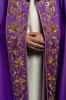 Kapa liturgiczna fioletowa z haftem monogramu PX – widok z tyłu
