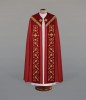 Kapa liturgiczna czerwona z adamaszku i bogatymi pasami – widok główny