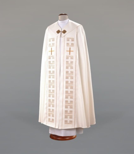 Kapa liturgiczna ecru z nowoczesnymi haftami – widok główny