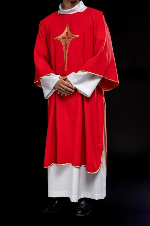 Dalmatyka liturgiczna czerwona z haftem złotego krzyża – zestaw ze stułą