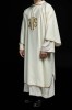 Dalmatyka liturgiczna ecru z haftem IHS – główna dekoracja
