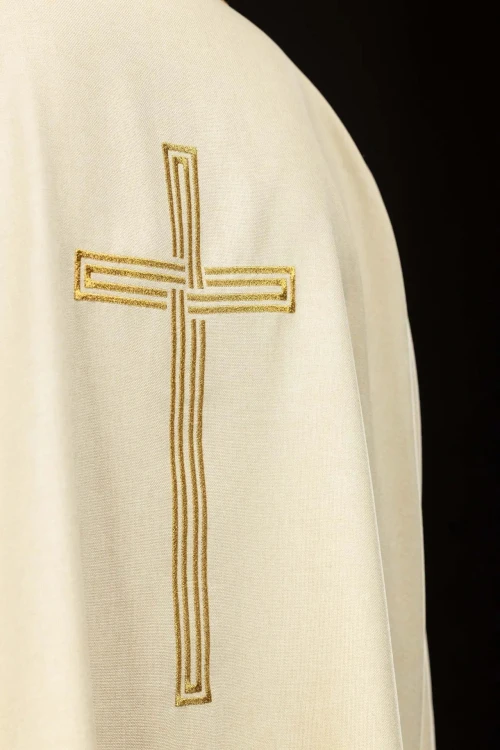 Dalmatyka liturgiczna ecru ze złotym krzyżem – widok z tyłu