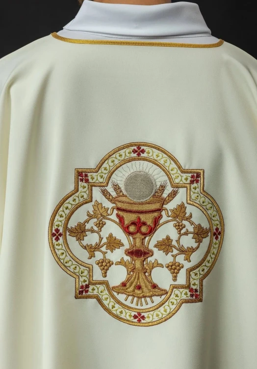 Dalmatyka liturgiczna ecru z Sercem Jezusa i kielichem eucharystycznym – widok z boku