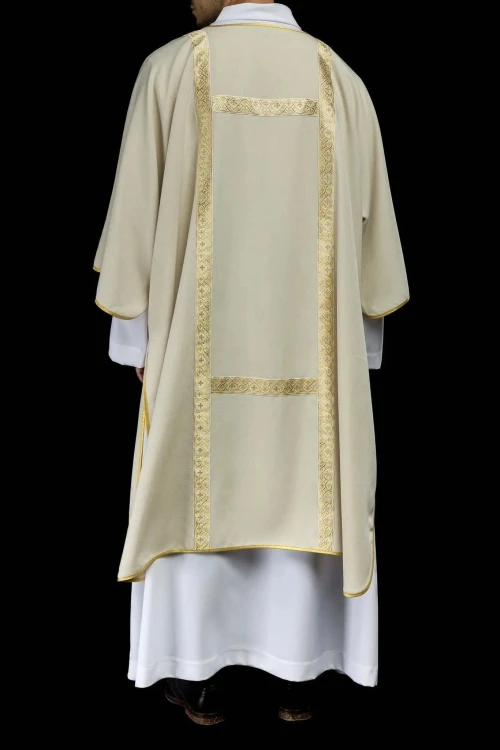 Dalmatyka liturgiczna ecru ze złotymi pasami żakardowymi – struktura tkaniny