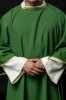 Dalmatyka zielona ze złotą lamówką – widok całej szaty