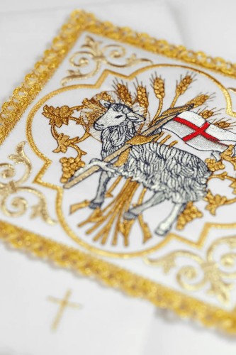Bawełniany komplet bielizny kielichowej z Barankiem Paschalnym i kłosami – widok główny