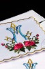 Komplet bielizny kielichowej z monogramem Maryi i różami – widok główny