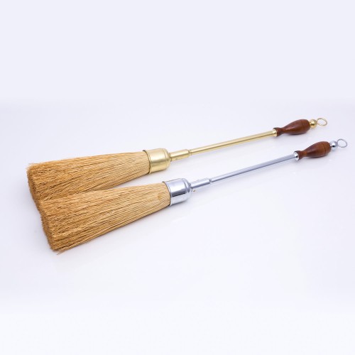 Duże kropidło chromowane z drewnianą rękojeścią 68 cm – ujęcie 2