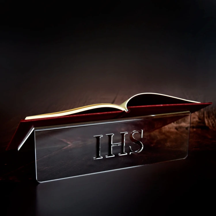 Pulpit z pleksi duży z otwartą księgą