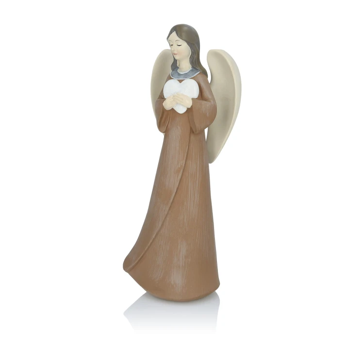 Anioł z sercem Favola 23 cm - figurka w brązowej sukni - widok ukośny