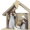 Szopka bożonarodzeniowa Favola 18 cm - drewno i żywica - zbliżenie Świętej Rodziny