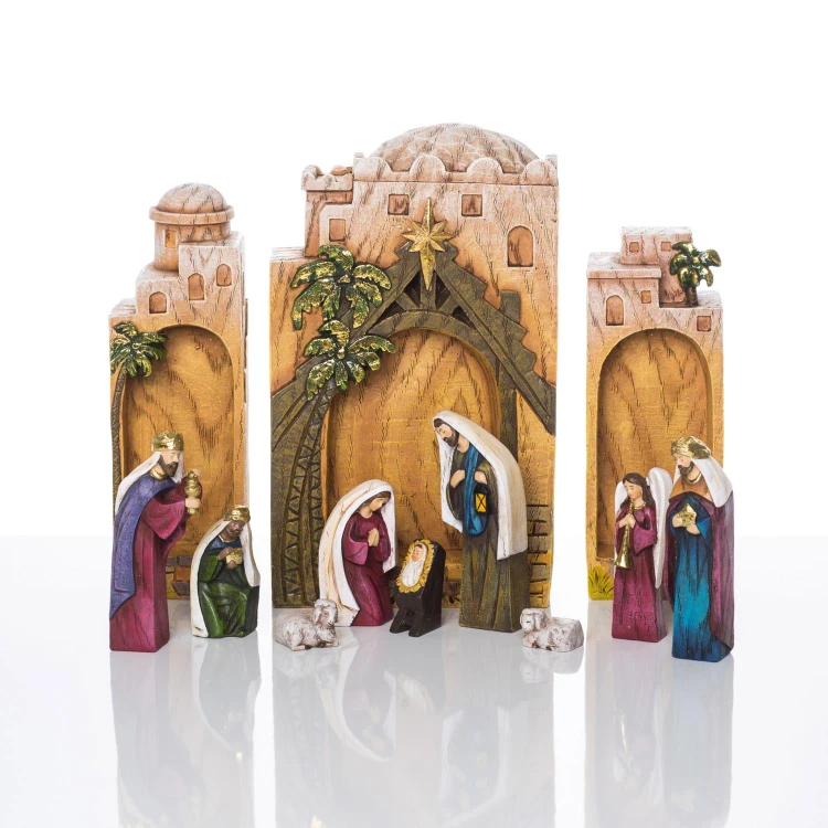Szopka Decorato 17 cm - scena na tle miasta - ujęcie 2