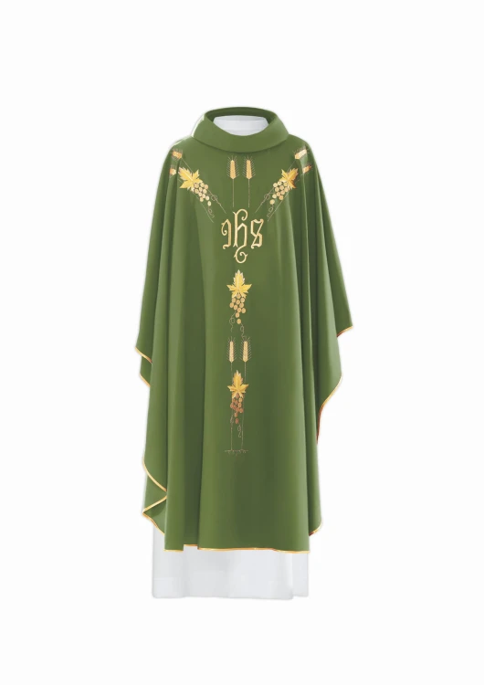 Ornat haftowany symbolami eucharystycznymi.