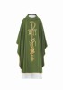 Haftowany ornat z symbolami eucharystycznymi.
