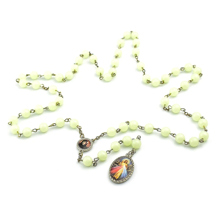 Różaniec fluorescencyjny ze św. Faustyną