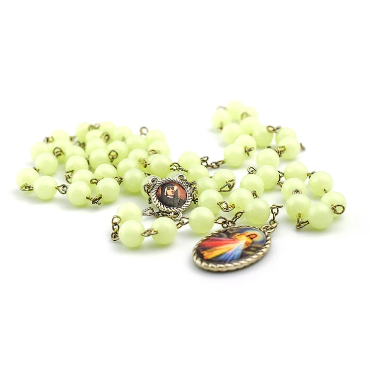 Różaniec fluorescencyjny ze św. Faustyną