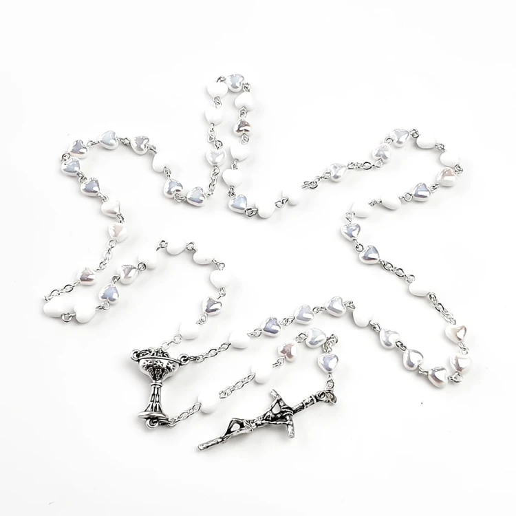 Różaniec opalizujące serca. Na Pierwszą Komunię Świętą.