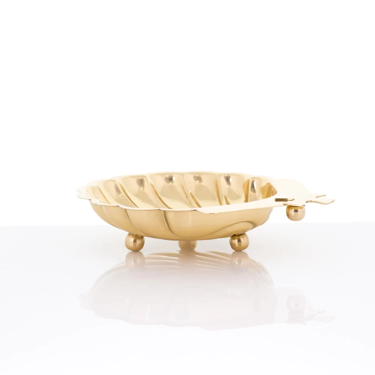 Naczynie na wodę święconą muszla