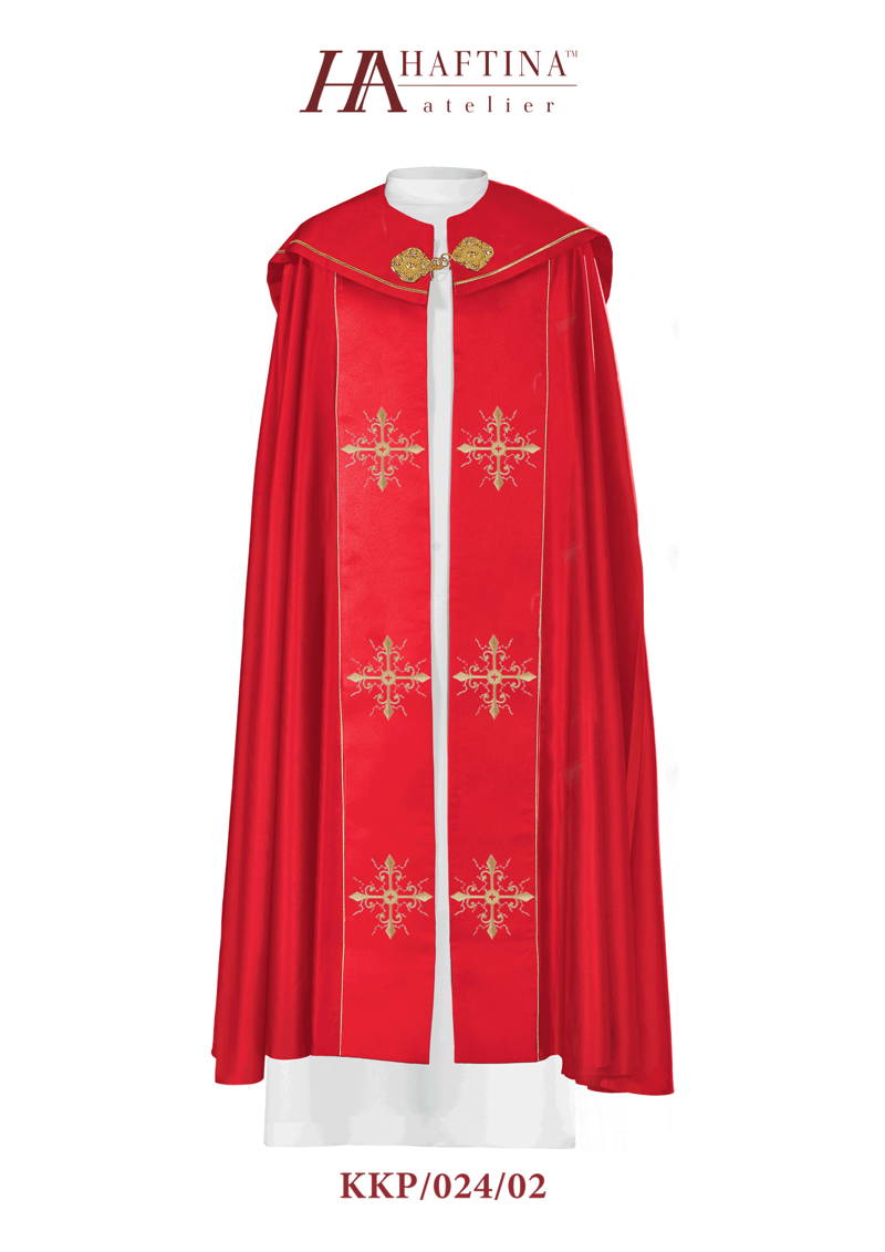 Kapa liturgiczna z bogatym haftem.