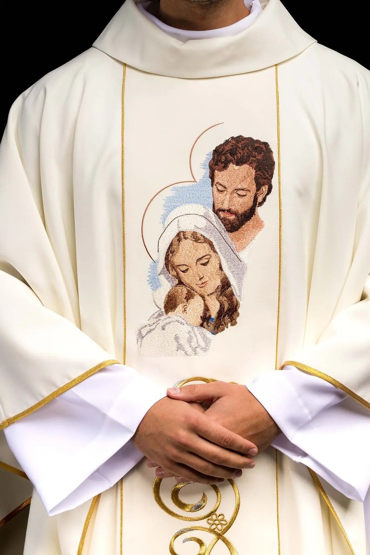 Ornat ecru ze Świętą Rodziną – przód