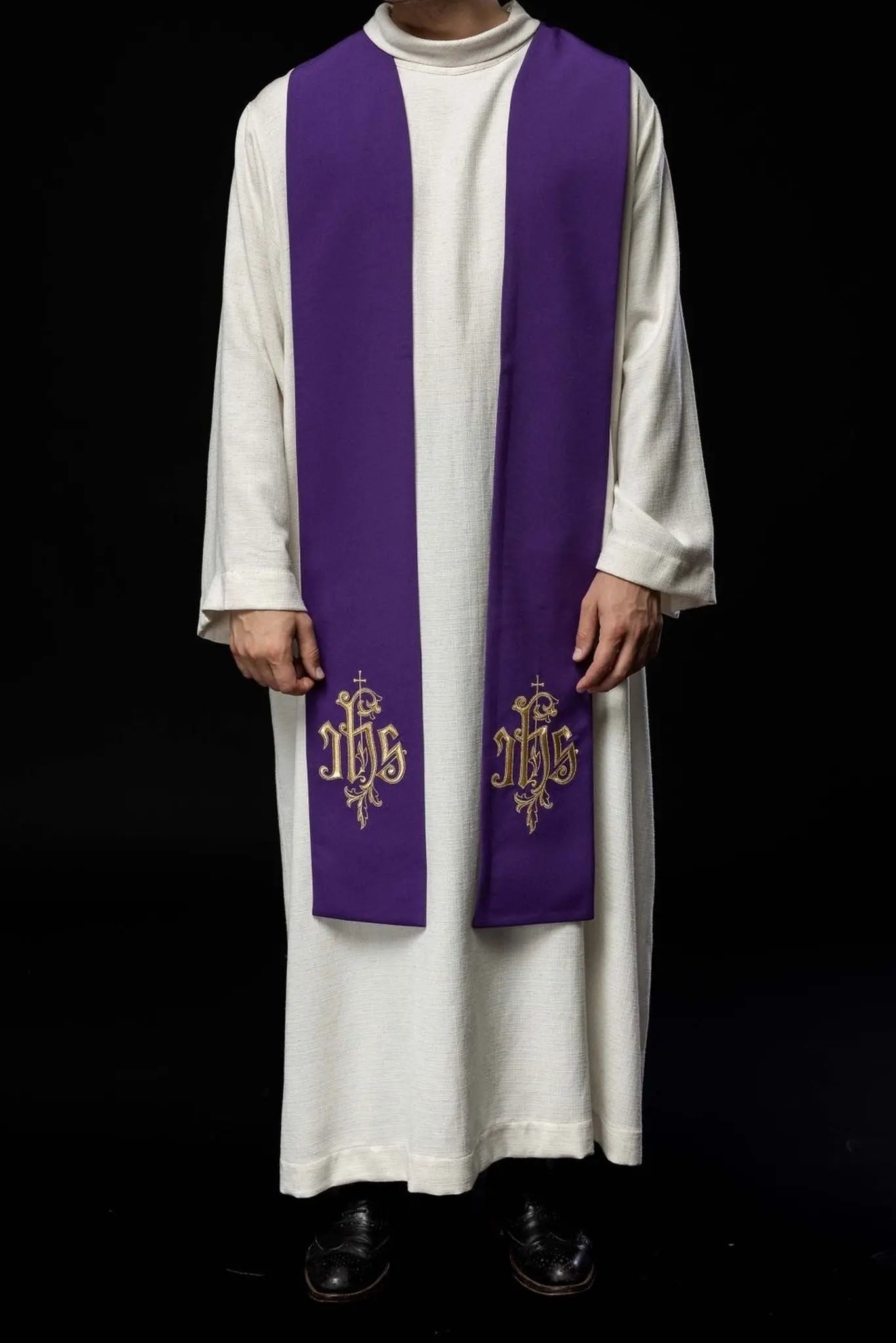 Stuła liturgiczna fioletowa z haftem IHS