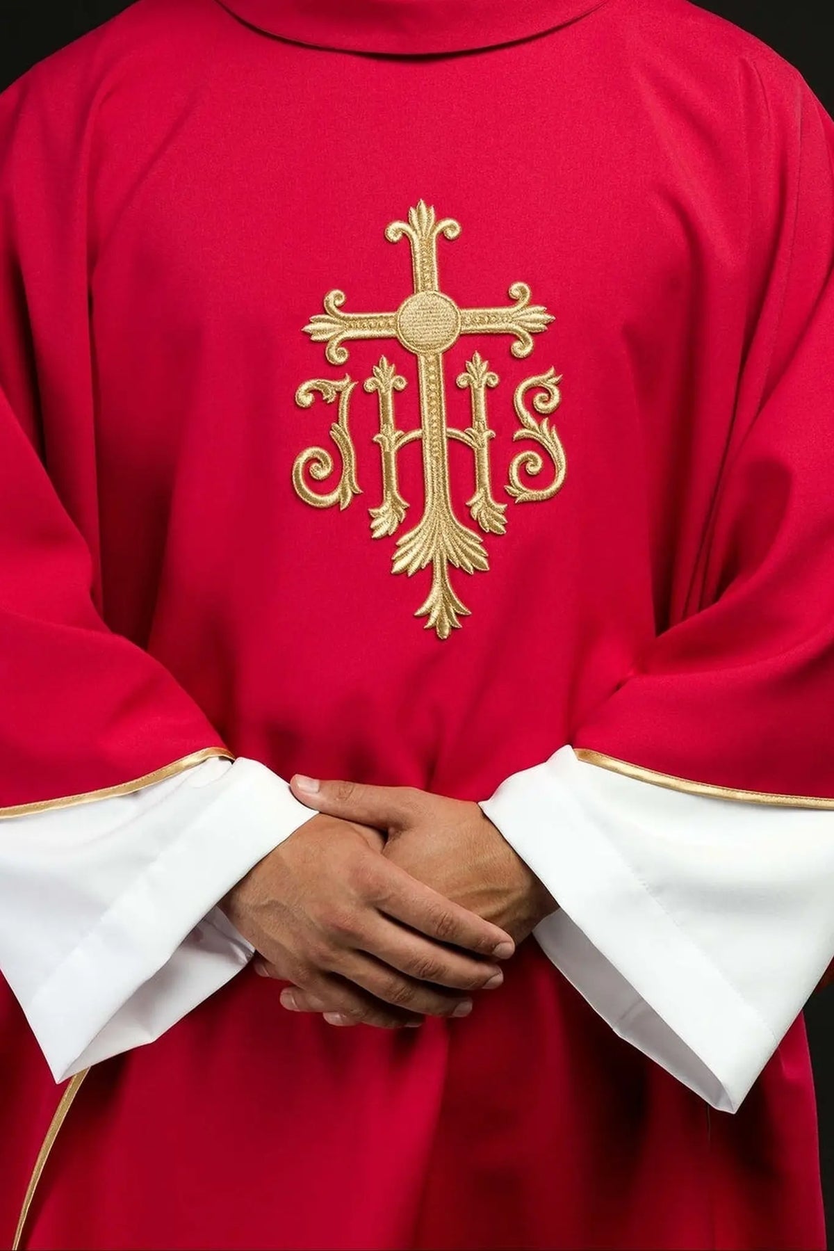 Ornat czerwony z wypukłym haftem JHS