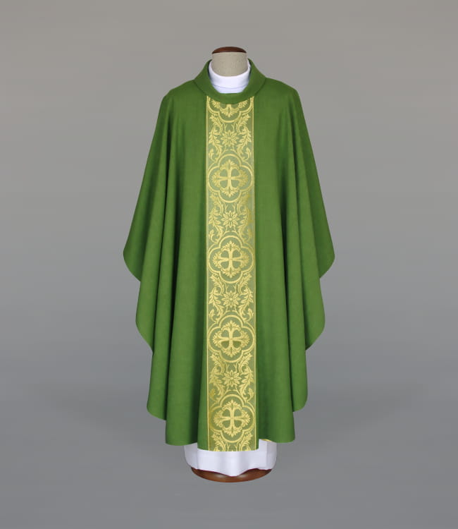 Ornat zielony zdobiony eleganckim tkanym pasem